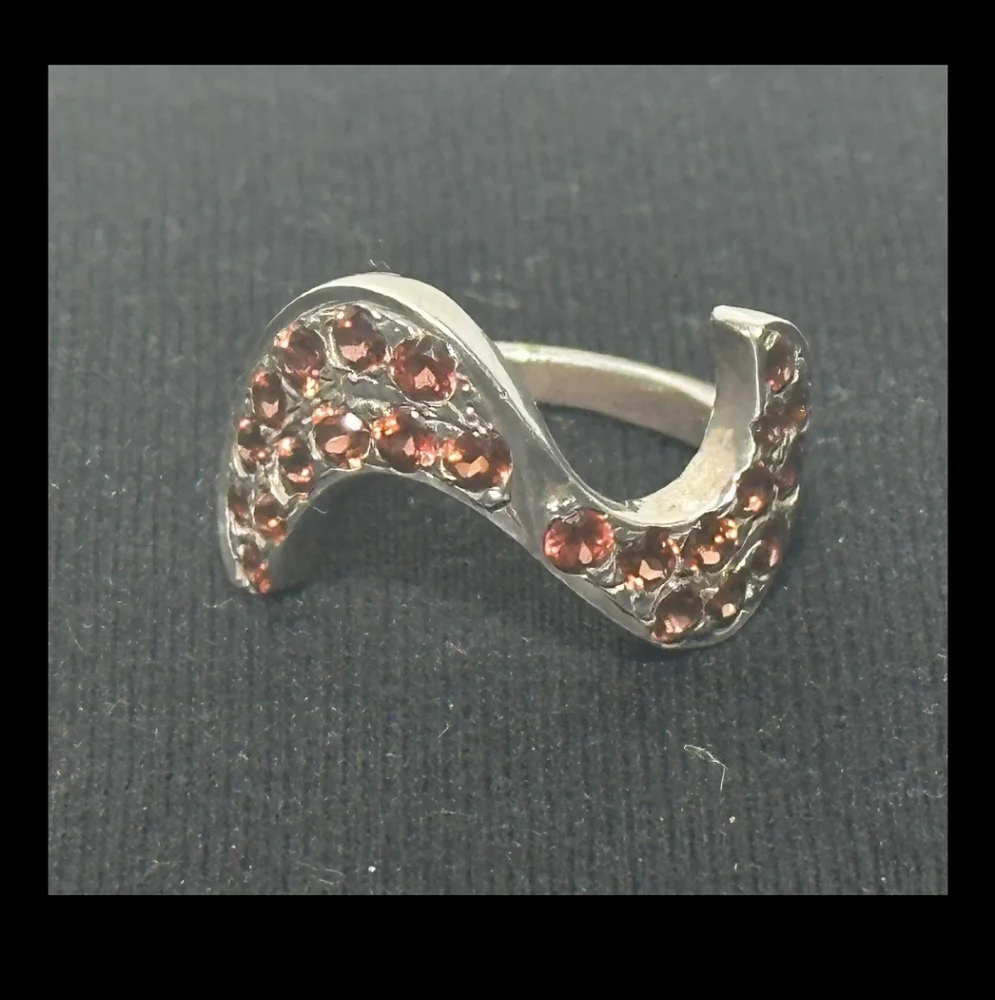 Elegant Silver and Pink Gemstone Ring